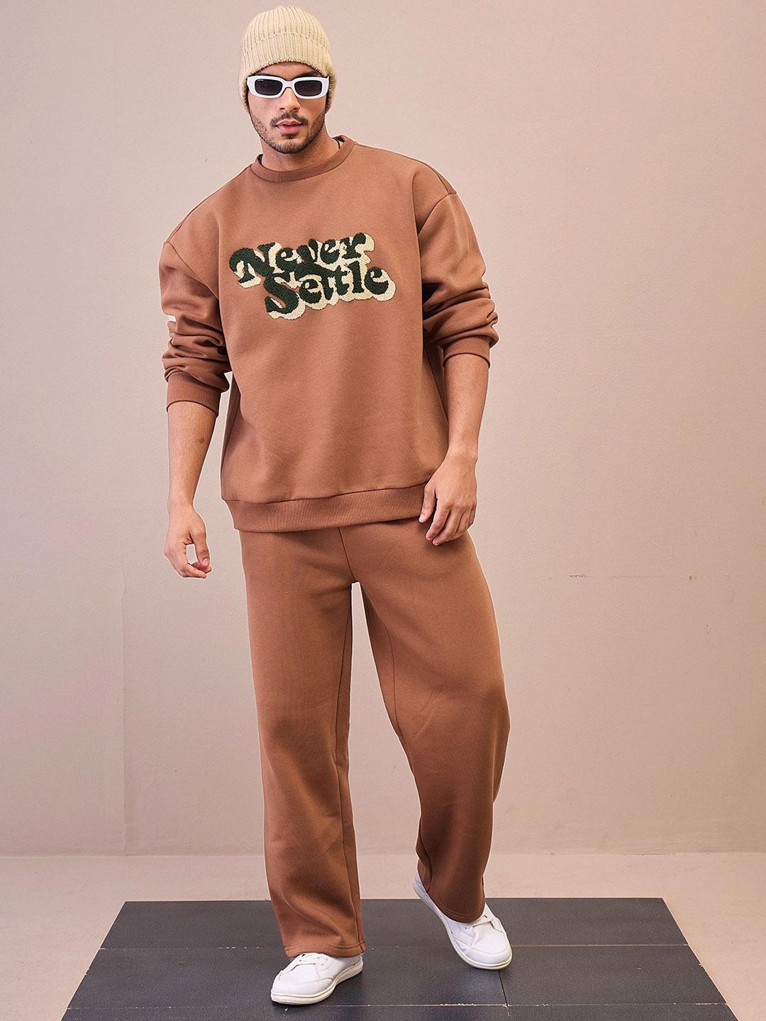 

MASCLN SASSAFRAS Brown Embroidered Round Neck Long Sleeves Sweatshirt With Trouser