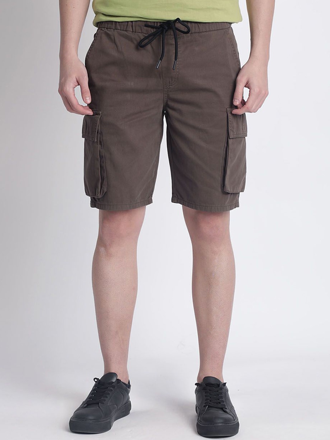 

The Roadster Lifestyle Co Pure Cotton Men Cargo Shorts, Brown