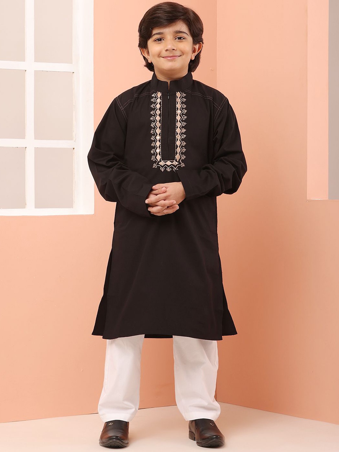 

NABIA Boys Embroidered Regular Pure Cotton Kurta with Pyjamas, Black