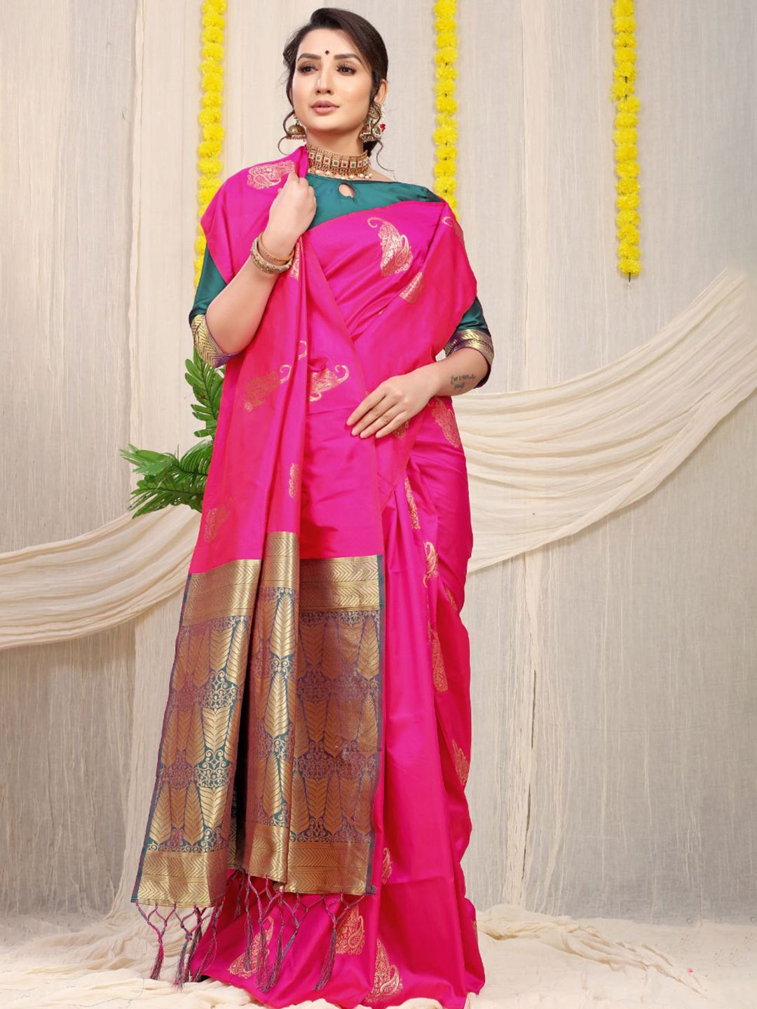

Royal Rajgharana Saree Woven Design Zari Pure Silk Banarasi Sarees, Pink