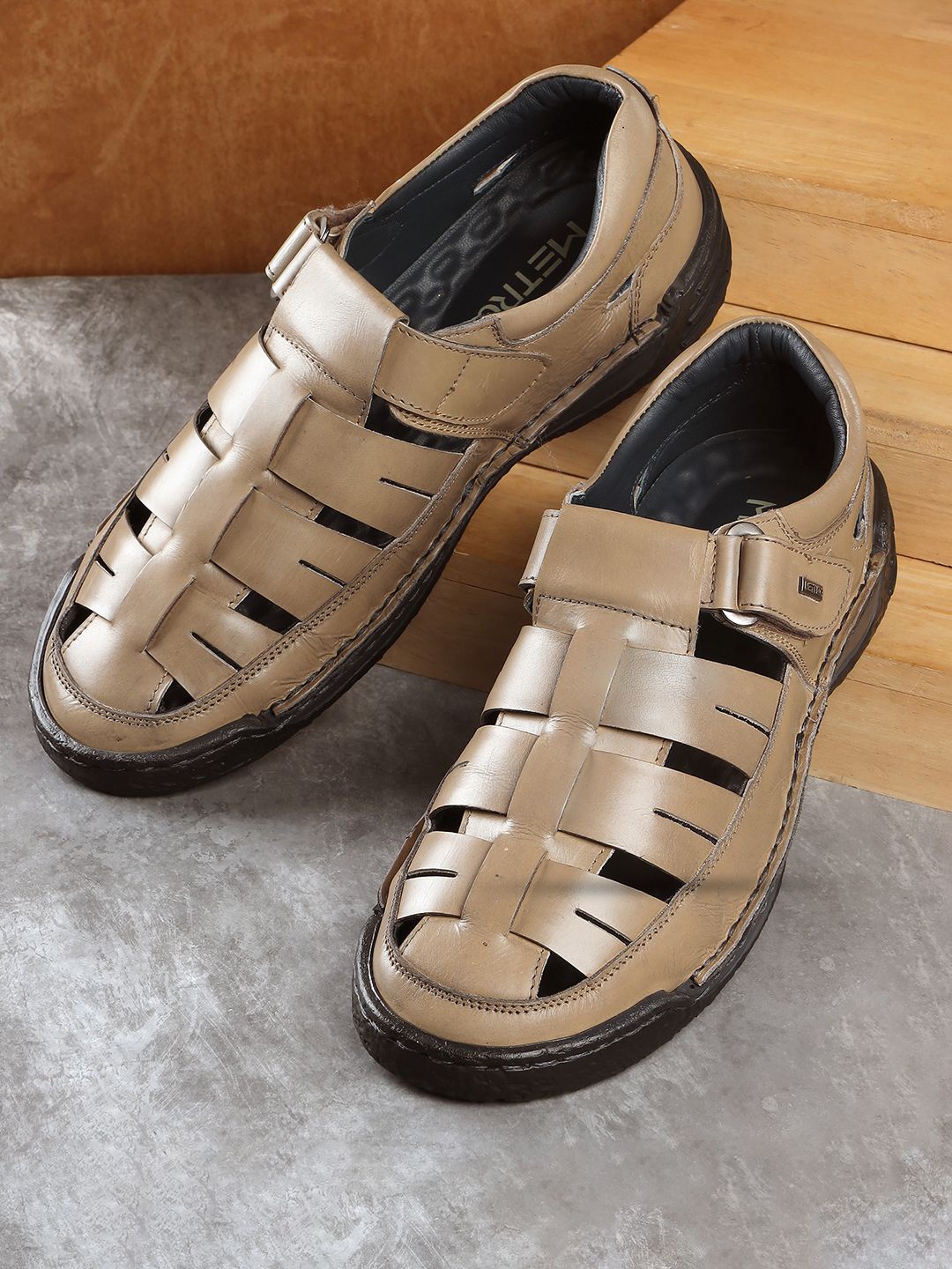 

Metro Men Fisherman Sandals, Beige