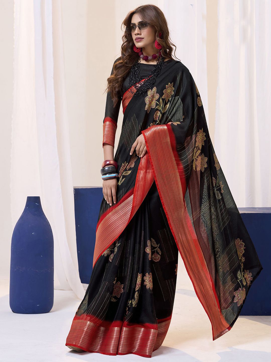 

Mitera Floral Zari Pure Georgette Saree, Black