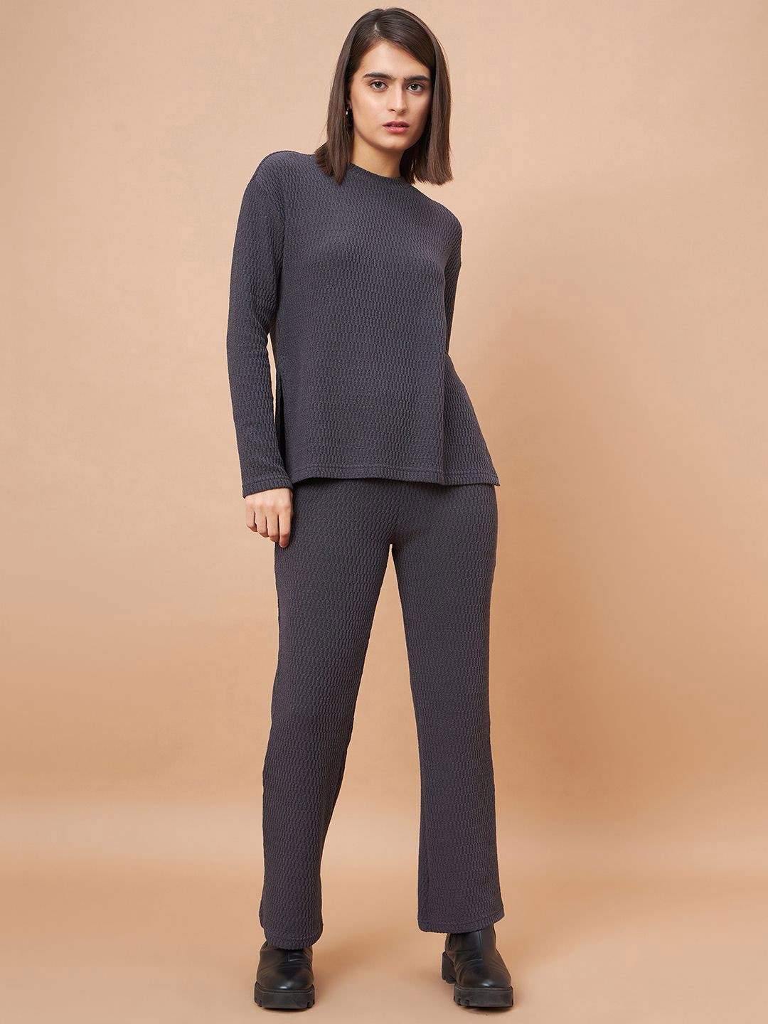

Gipsy Self Design Long Sleeves T-shirt With Trouser, Grey