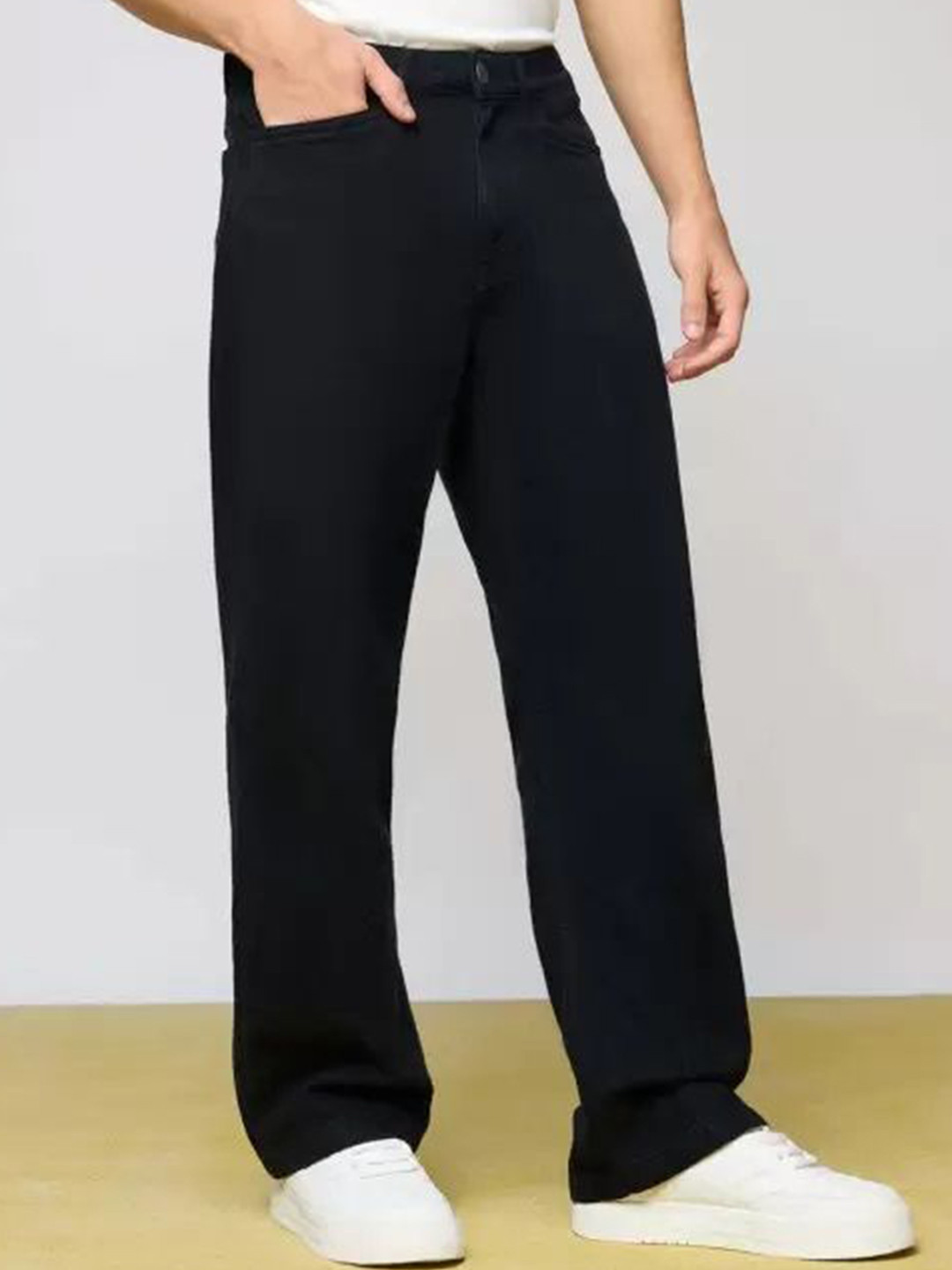 

LINARIA Men Slash Knee Jeans, Black
