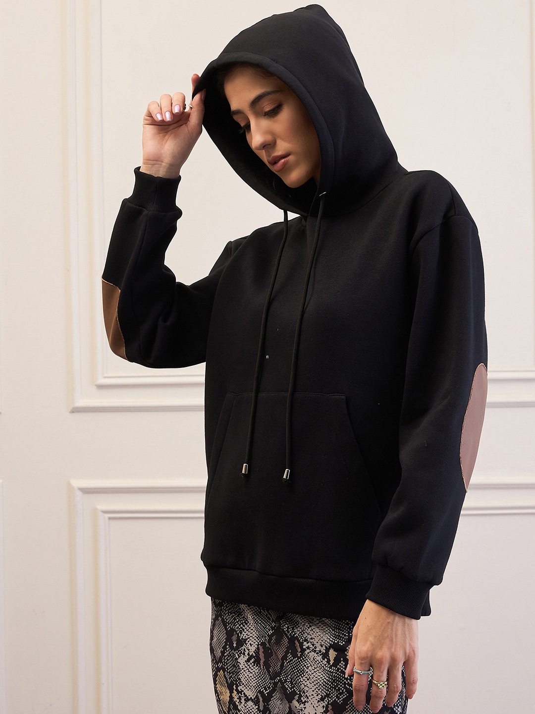 

SASSAFRAS Women Hooded Sweatshirt, Black