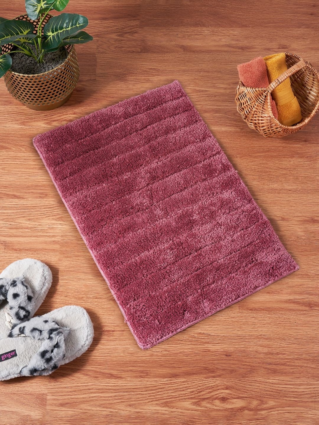 

Living scapes by Pantaloons Rectangular Bath Rugs, Pink