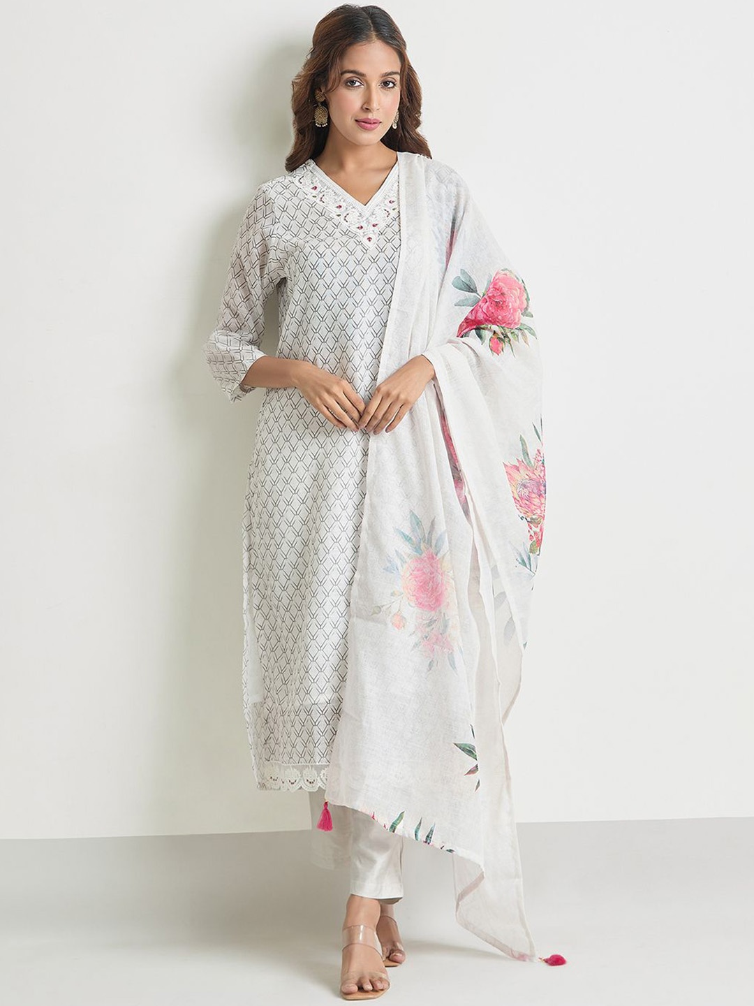 

Samyukta Singhania Women Printed Regular Thread Work Linen Kurta with Trousers & With Dupatta, Off white