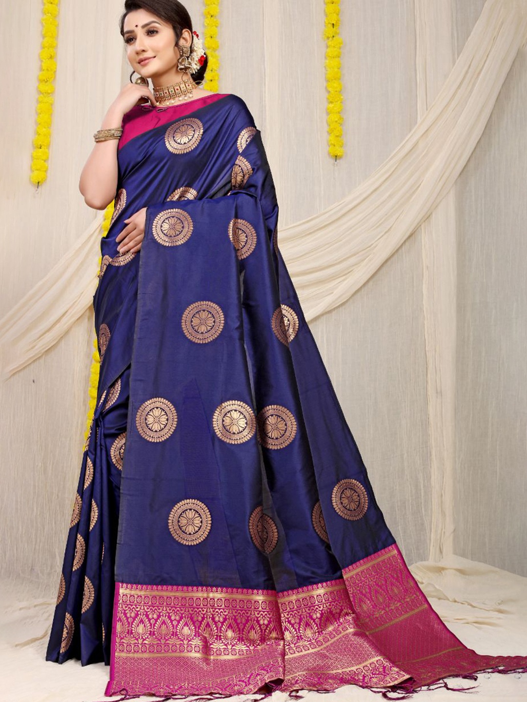 

Royal Rajgharana Saree Floral Zari Pure Silk Banarasi Sarees, Navy blue