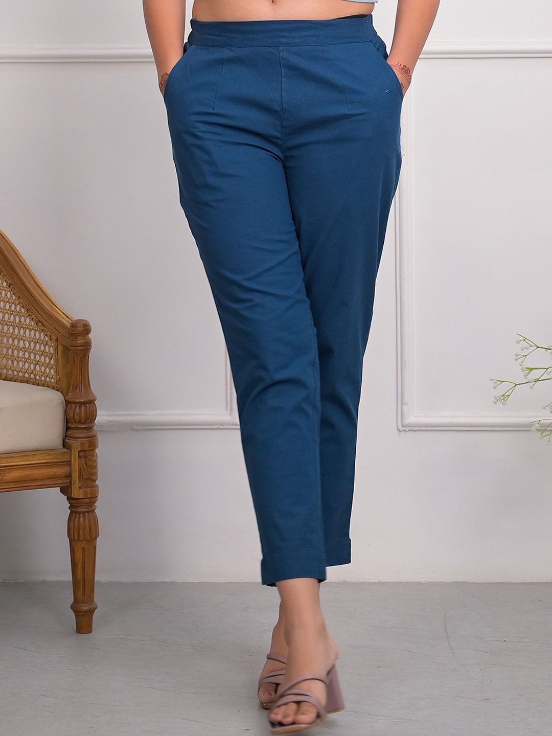 

Juniper Women Relaxed Trousers, Blue