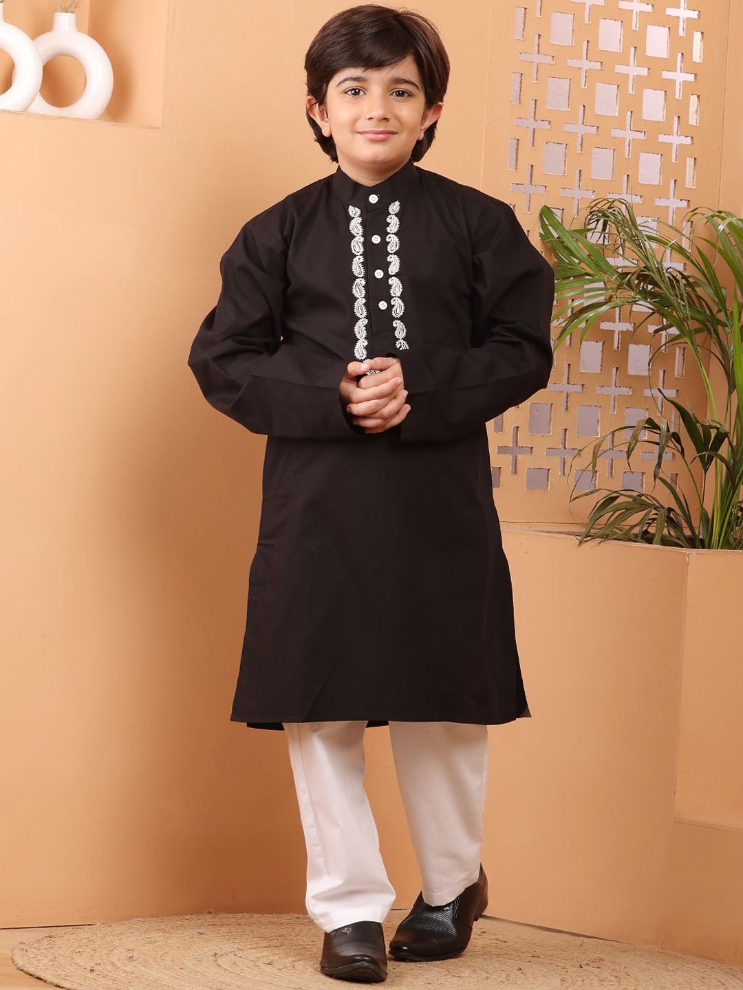 

NABIA Boys Embroidered Regular Thread Work Pure Cotton Kurta with Pyjamas, Black