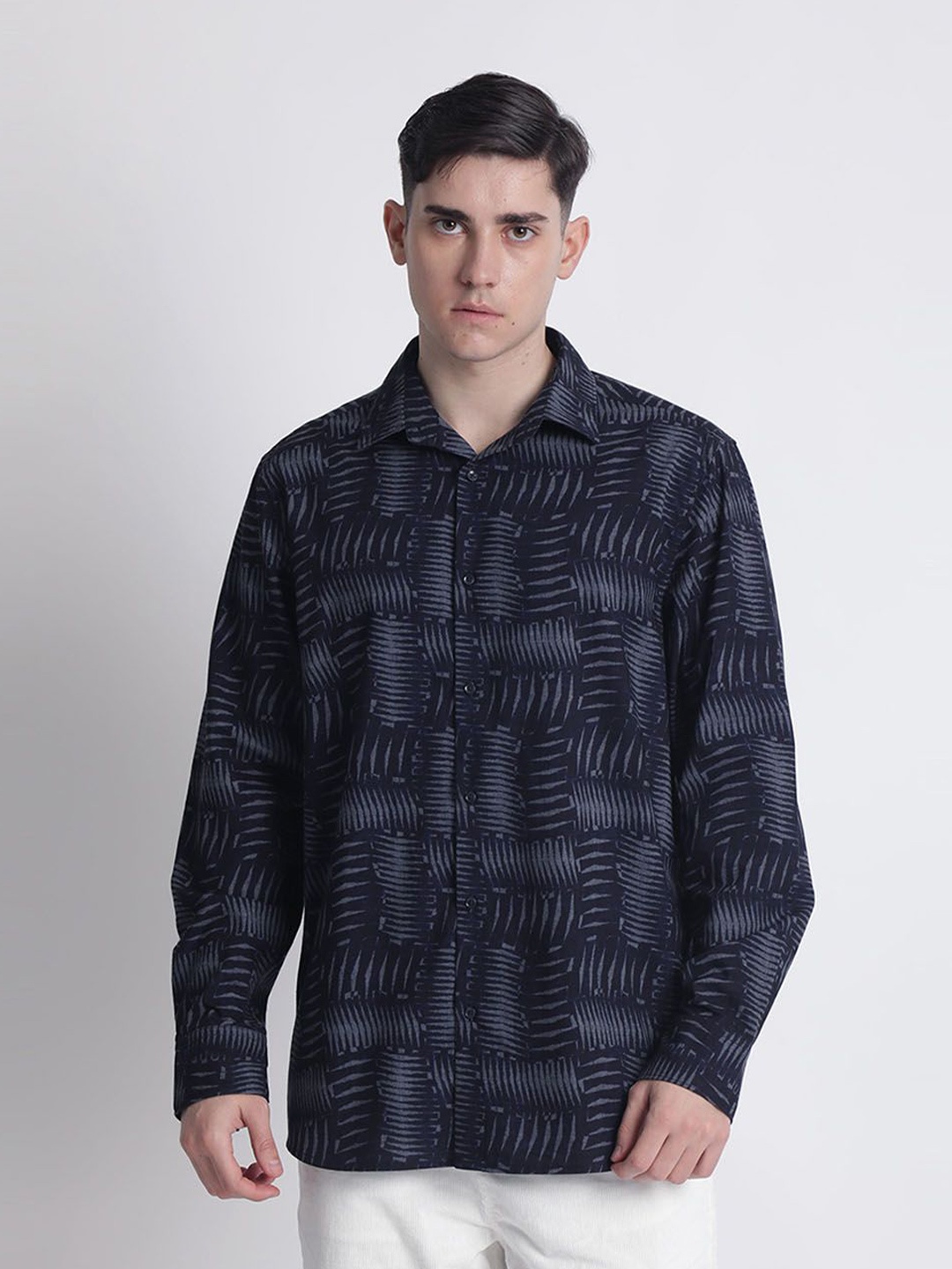 

IVOC Men Relaxed Spread Collar Abstract Printed Relaxed Fit Casual Shirt, Navy blue