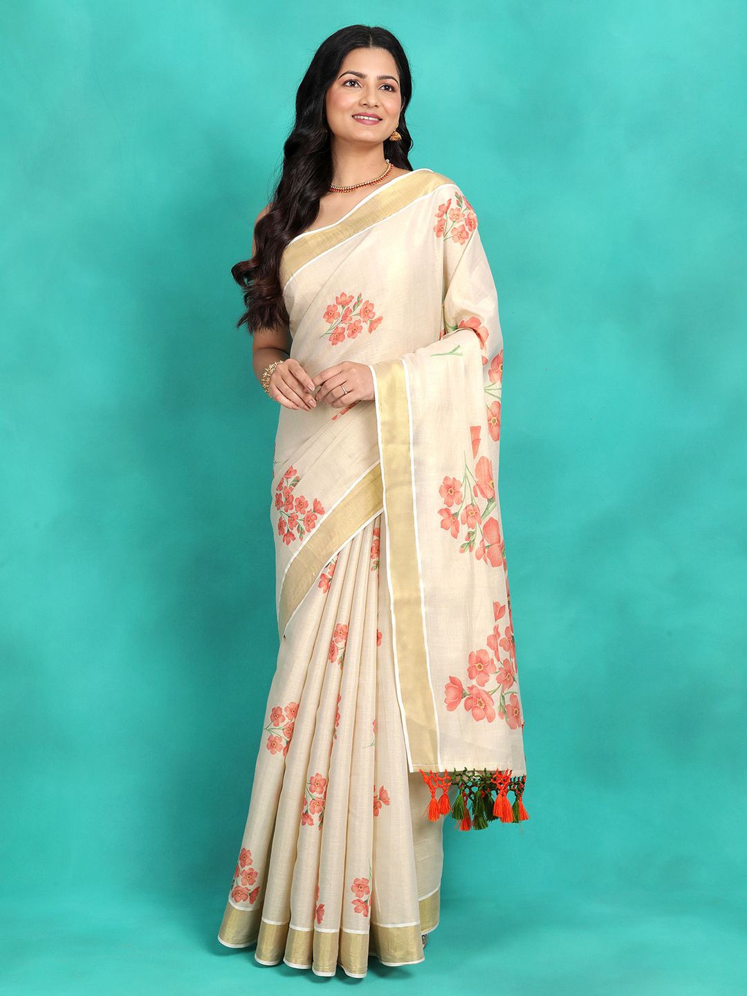 

Sangria Floral Printed Kasavu Saree With Blouse, Cream