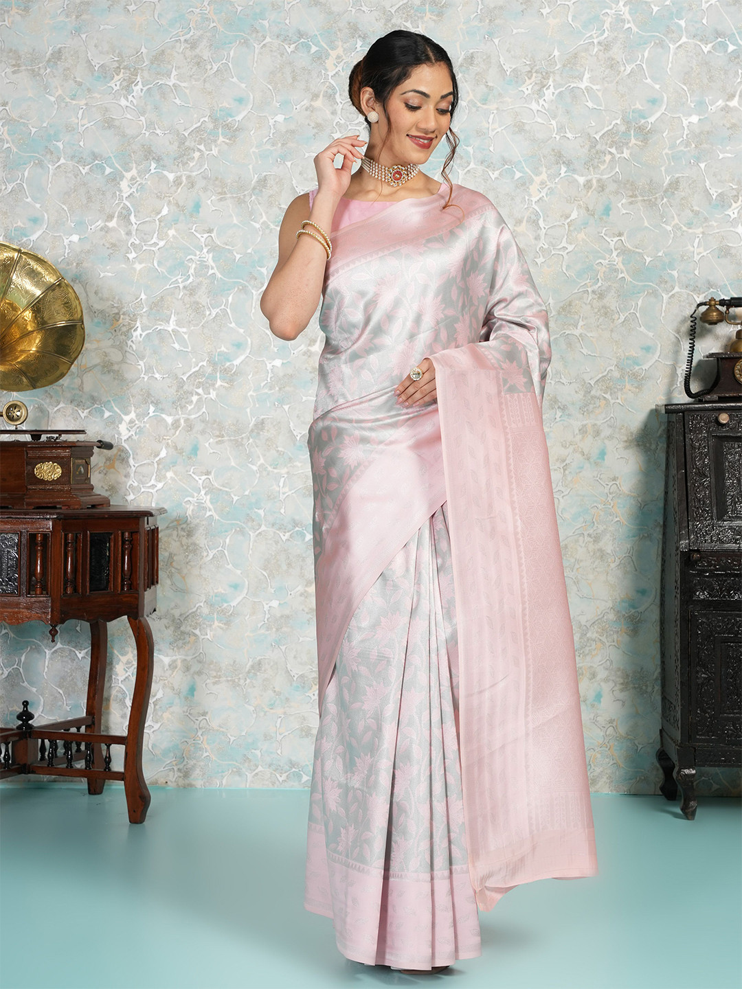 

MIMOSA Floral Zari Art Silk Kanjeevaram Saree With Blouse Piece, Grey