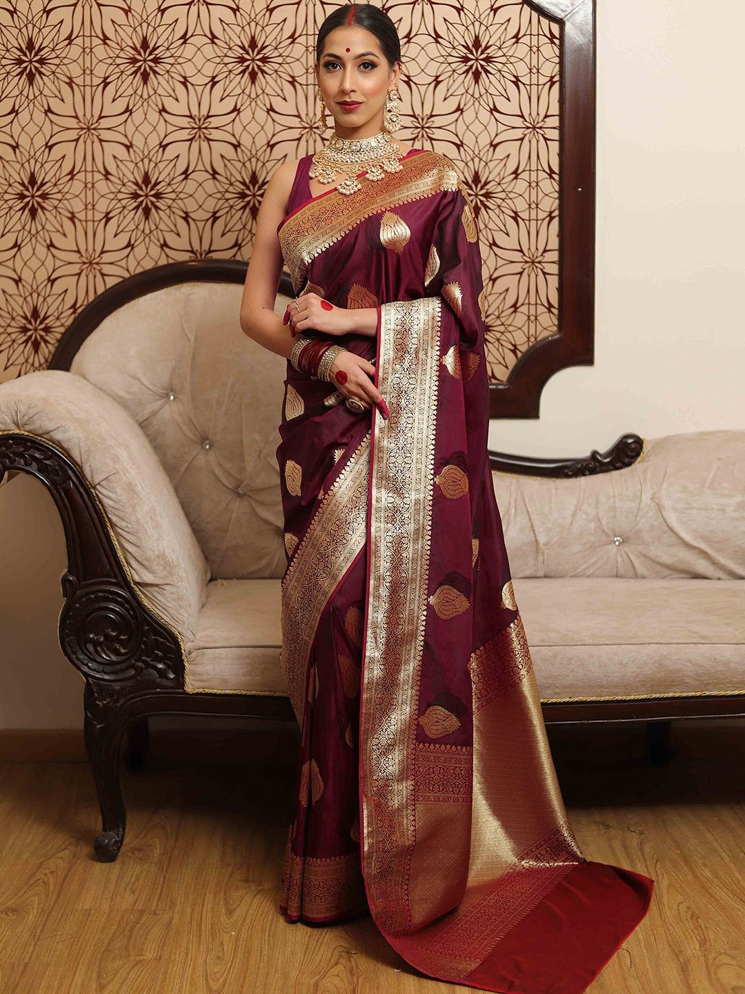 

KALINI Woven Design Zari Silk Blend Banarasi Saree, Maroon