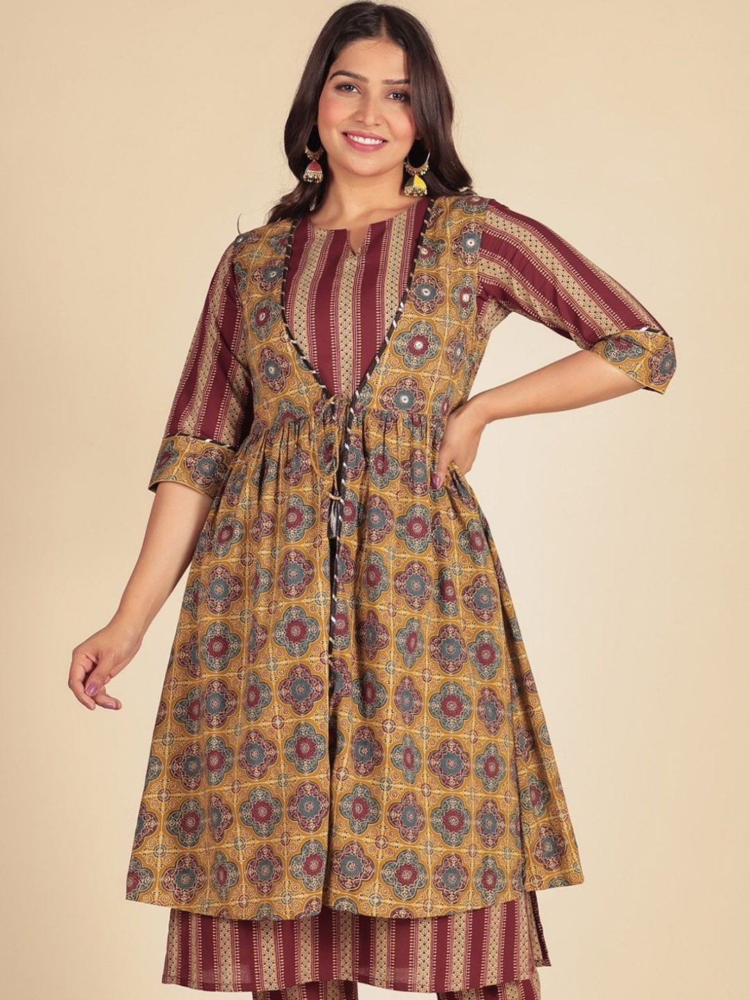

Aramya Women Striped Patchwork Kurta, Maroon