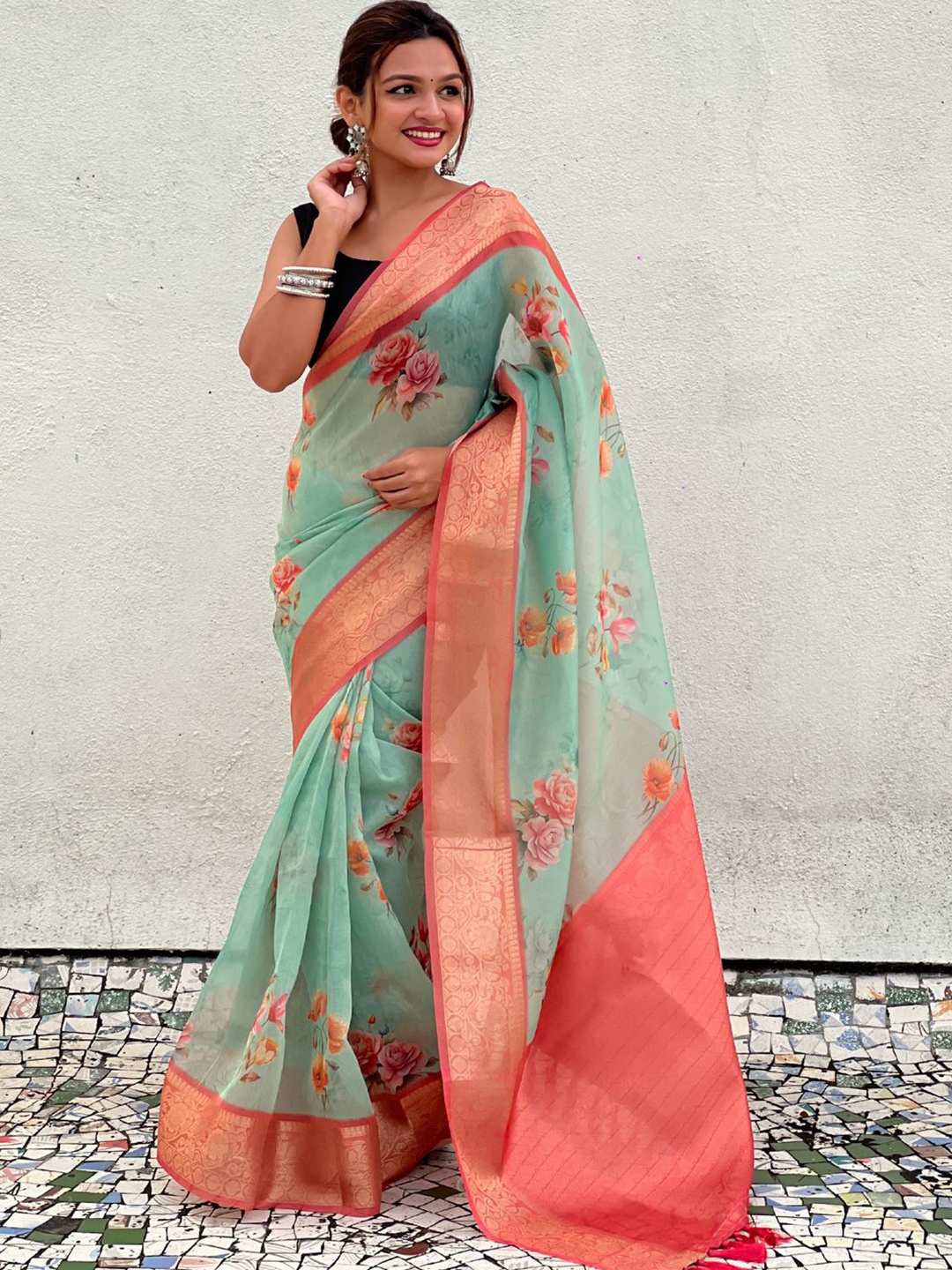 

Mitera Floral Zari Tissue Saree, Green