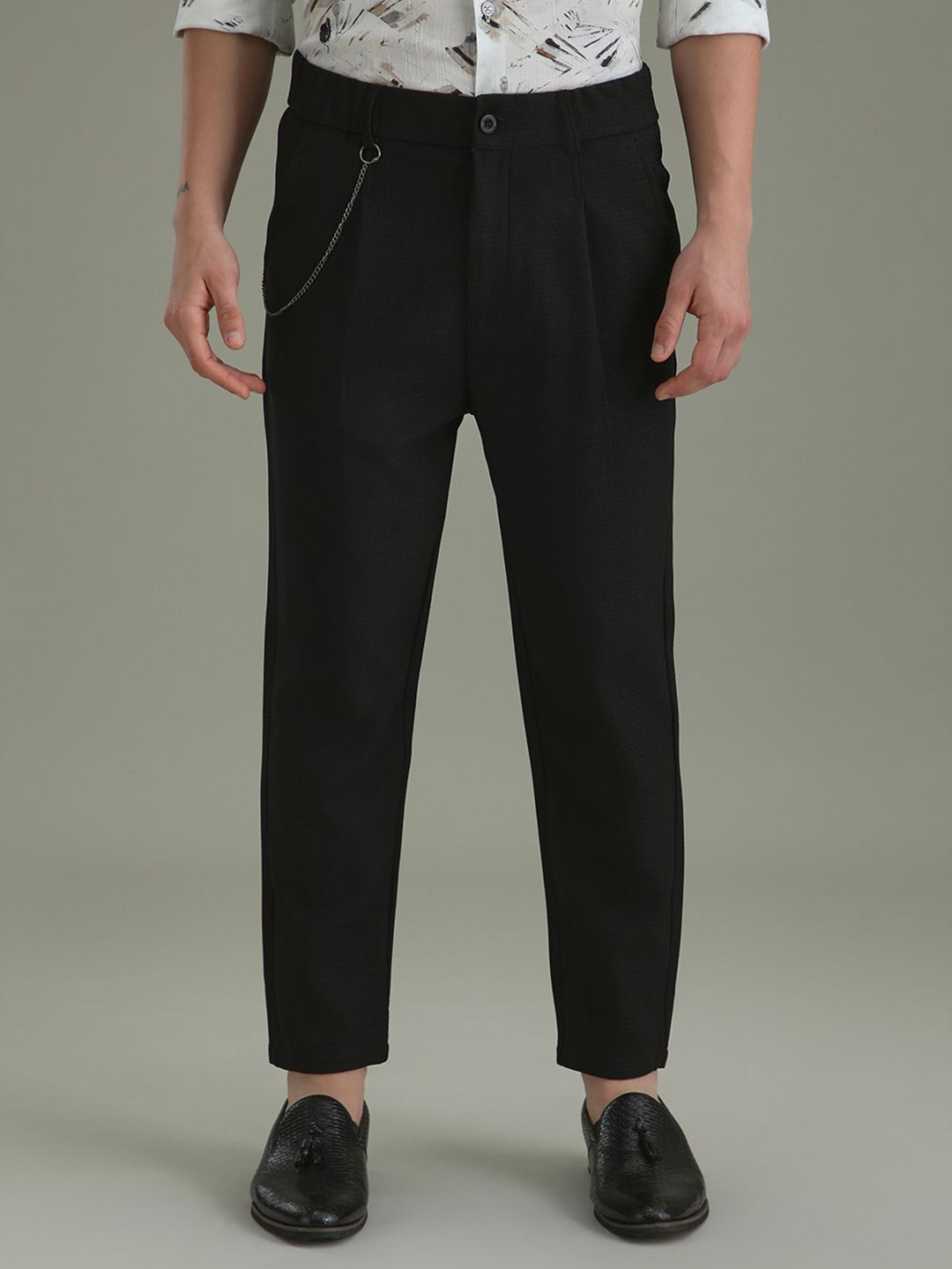 

Banana Club Men Relaxed Pleated Trousers, Black