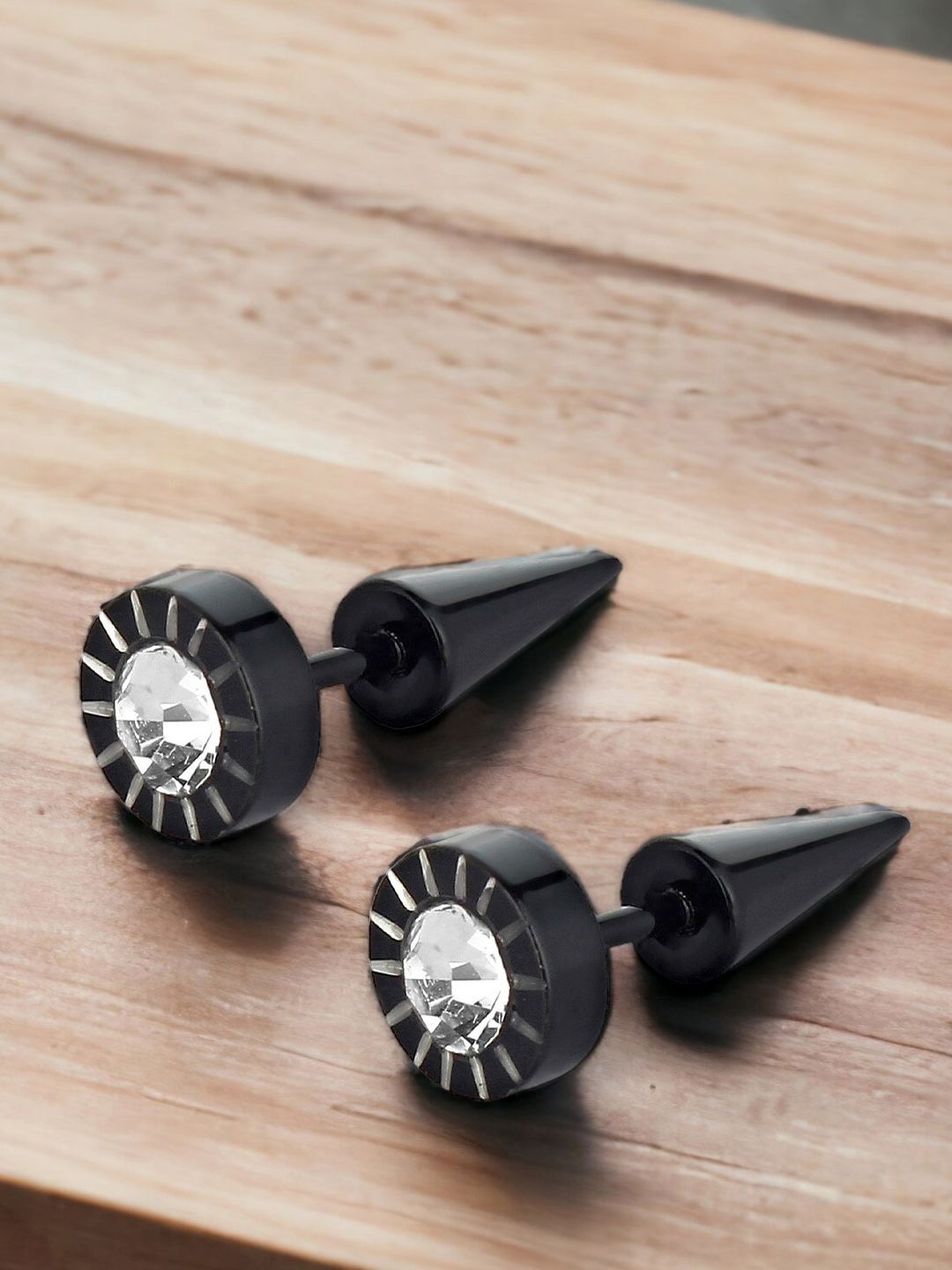 

The Roadster Lifestyle Co Spiky Ear Studs, Black