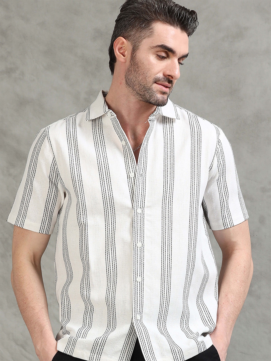 

StitchX Men Half Sleeve Textured Striped Cutaway Collar Casual Shirt, White