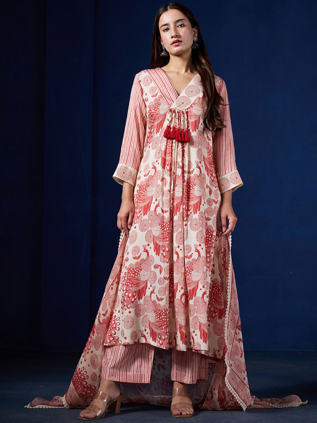 

SUKRUTI DESIGN Women Floral Printed Regular Thread Work Pure Silk Kurta with Trousers & With Dupatta, Rust