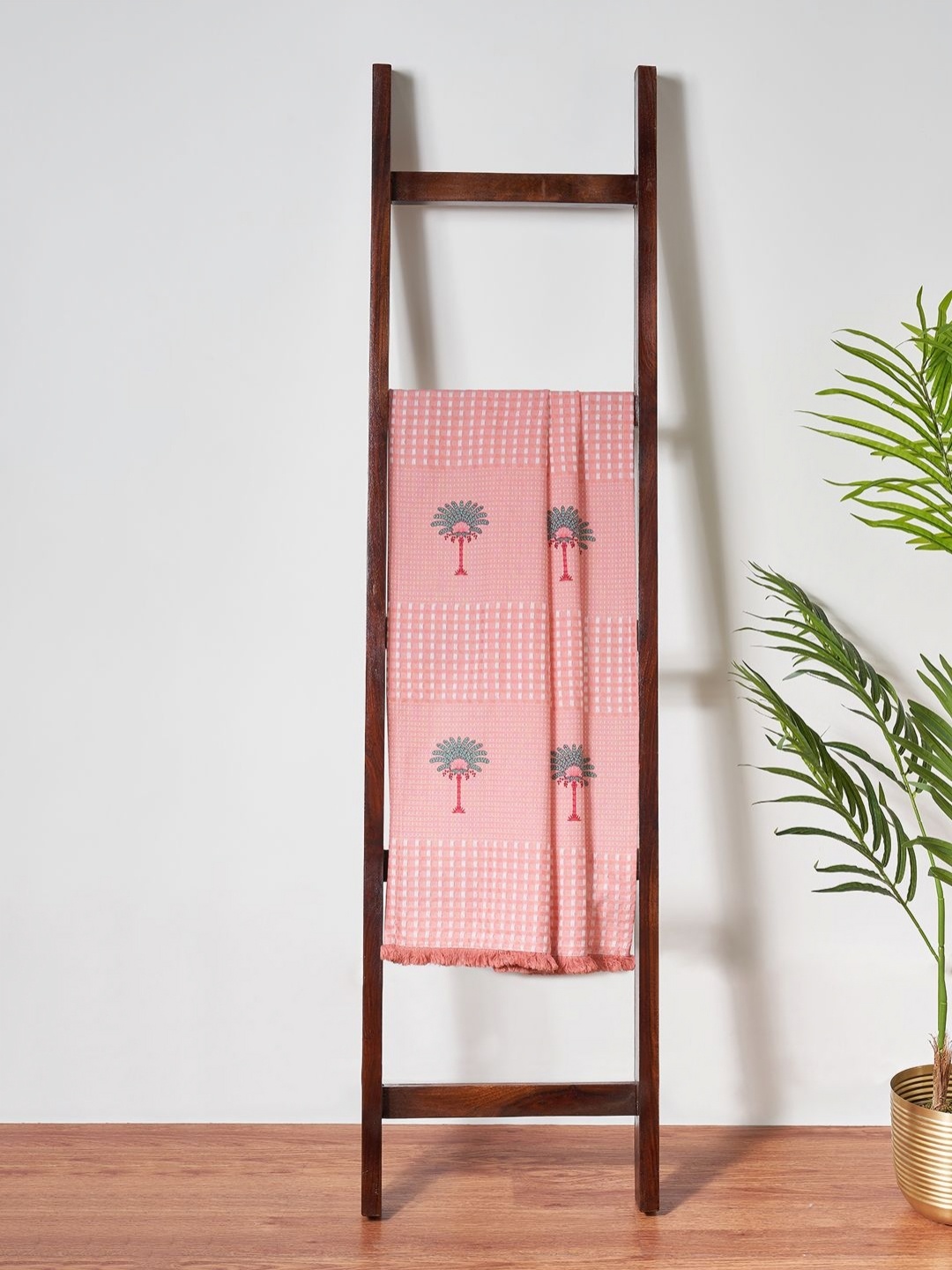 

Living scapes by Pantaloons Pink 1 Printed Cotton 550 GSM Bath Towel