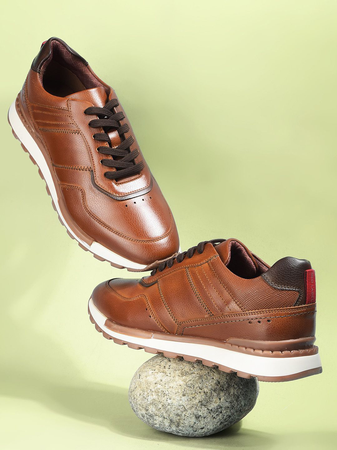 

Bata Men Sneakers, Tan