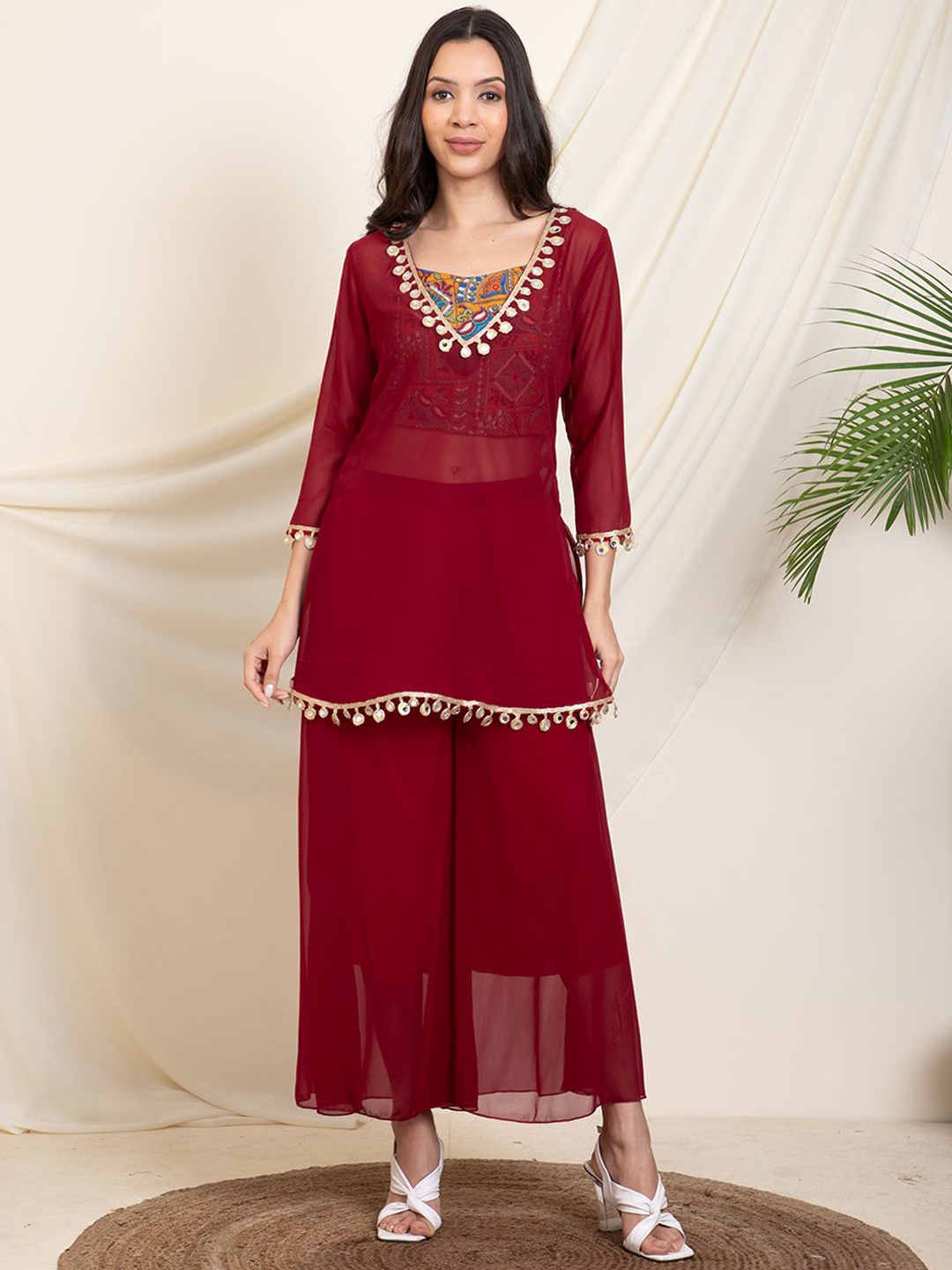 

DEEBACO V-Neck Embellished Tunic With Palazzo & Inner Top, Maroon