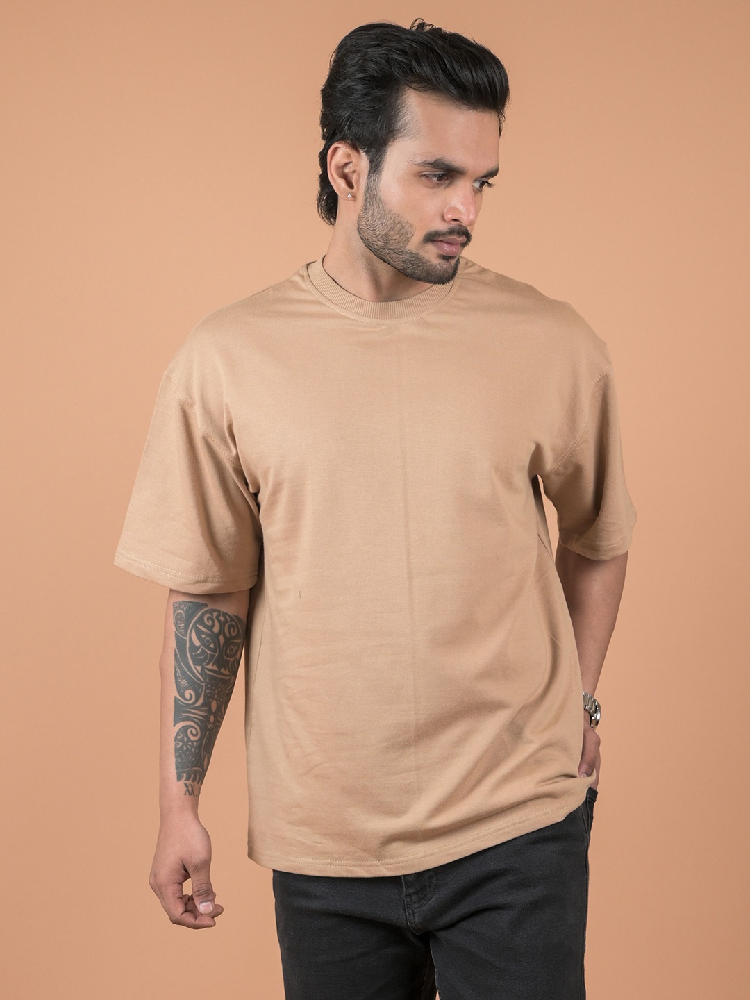 

INDIAN THREADS Men Pure Cotton Pockets T-shirt, Brown