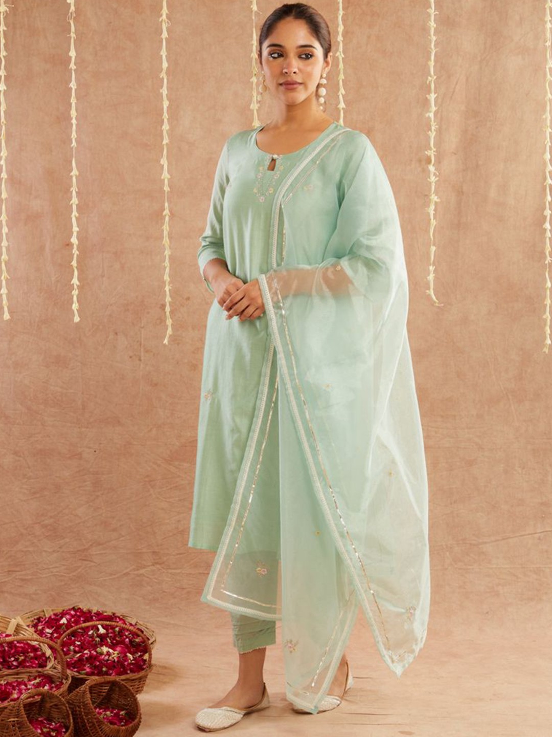 

zuri Women Ethnic Motifs Embroidered Regular Thread Work Chanderi Cotton Kurta with Trousers & With Dupatta, Green