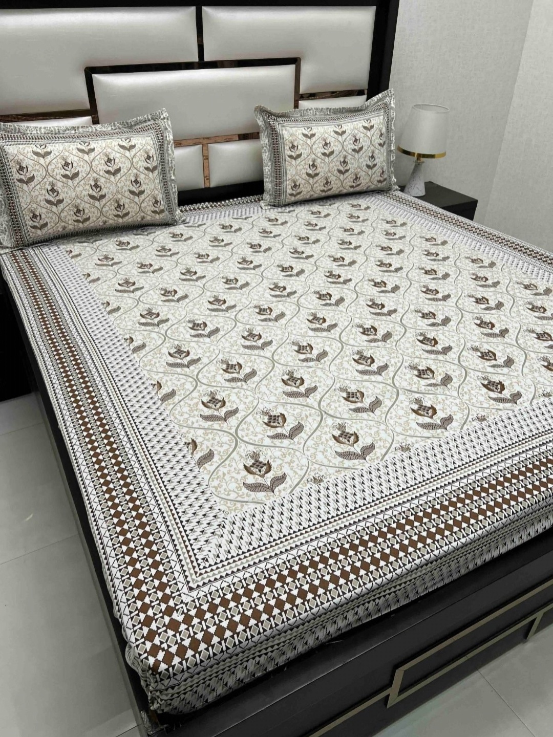 

Pure Decor Cotton King Size Double Bed Bedsheet With 2 Pillow Covers 2.74m X 2.74m, White