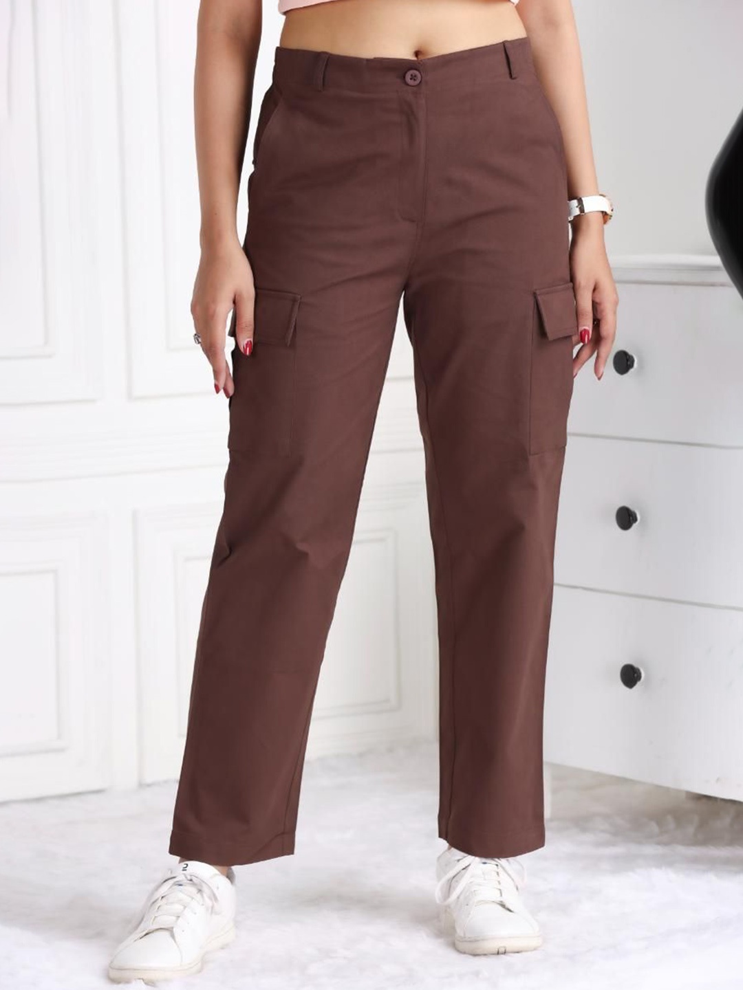 

Mlada Women Original Low-Rise Pleated Cargos Trousers, Coffee brown