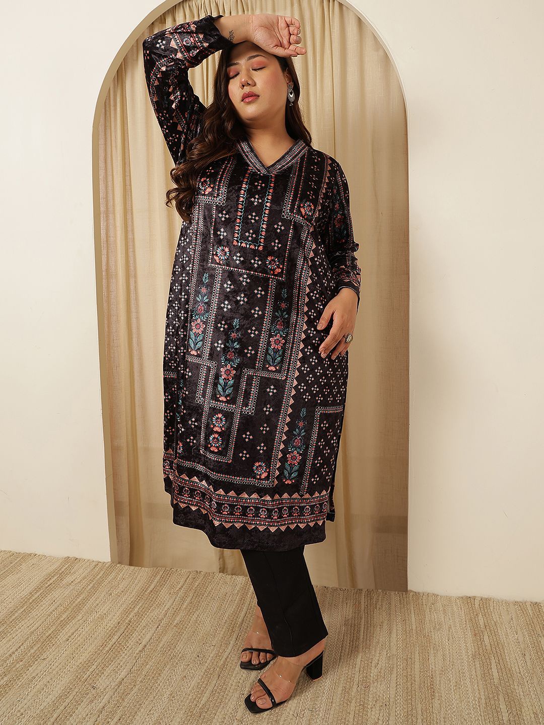 

Amydus Women Ethnic Motifs Printed Flared Sleeves Mirror Work Kurta, Black