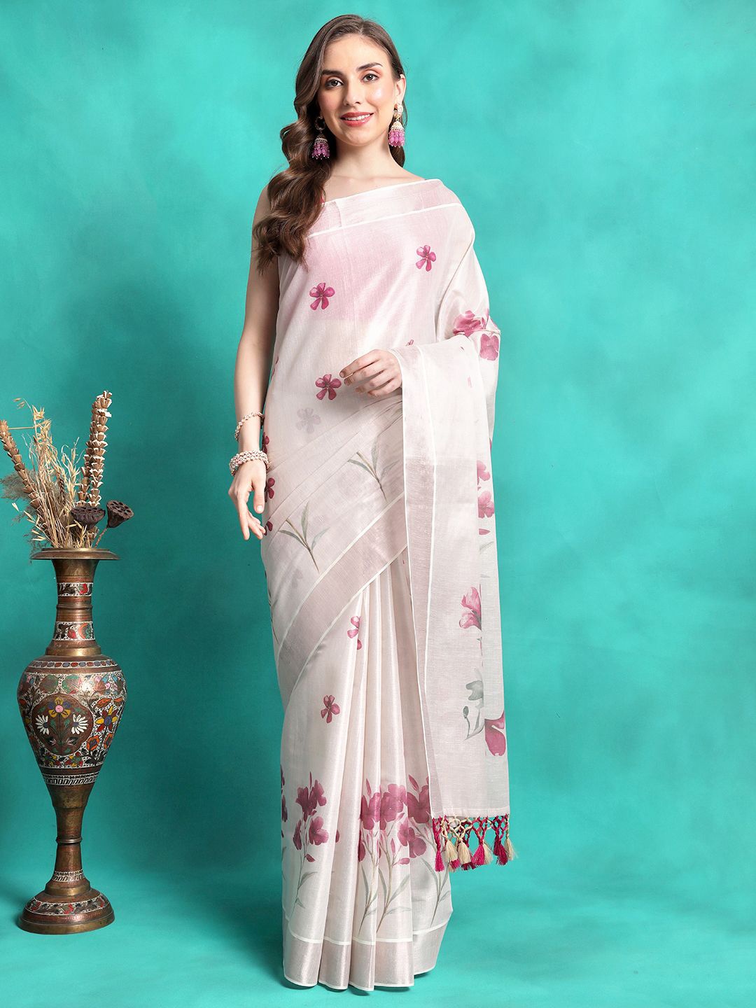 

Sangria Floral Printed Kasavu Saree With Blouse, Pink