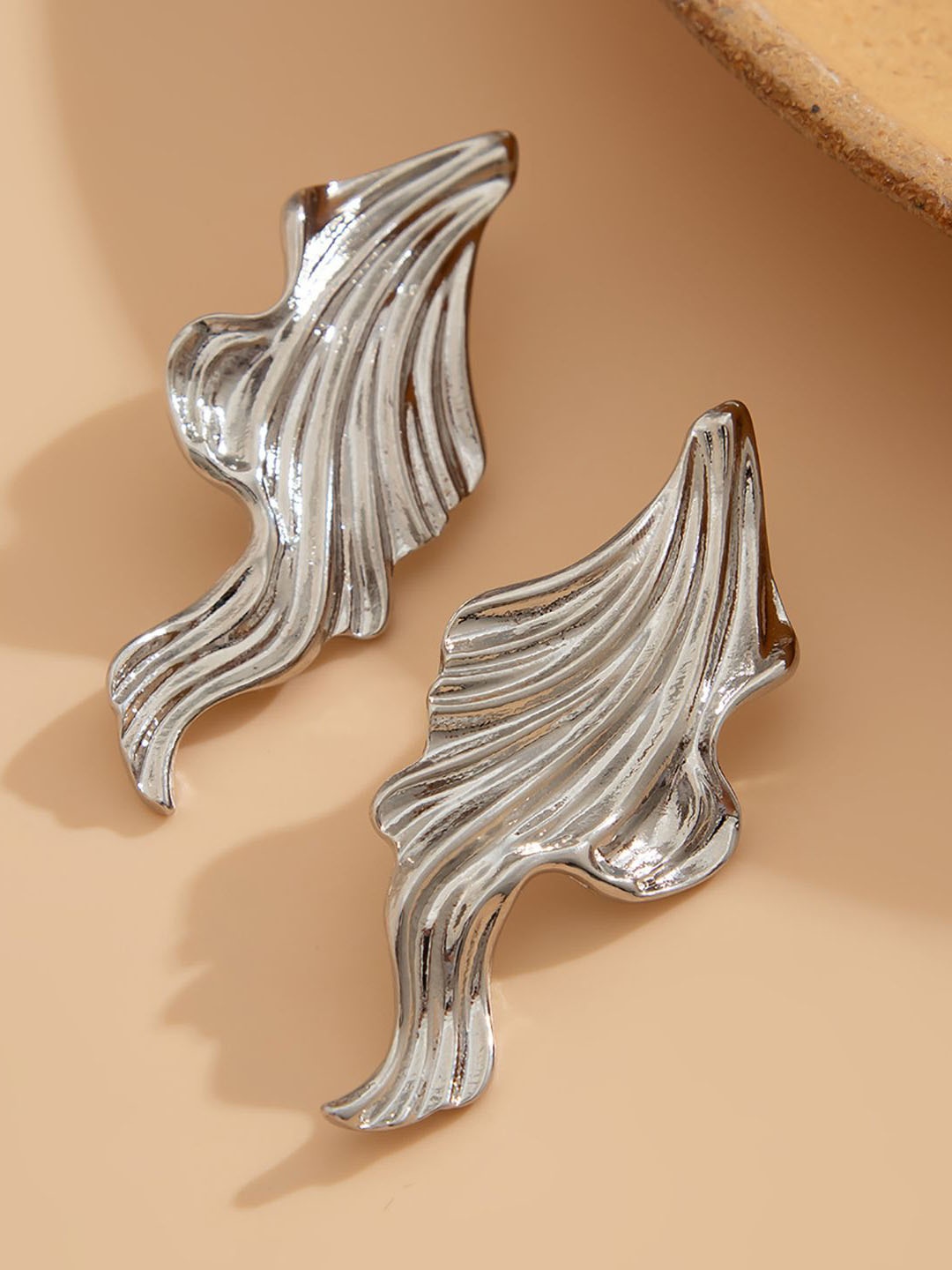 

StyleCast x Revolte Leaf Shaped Studs Earrings, Silver
