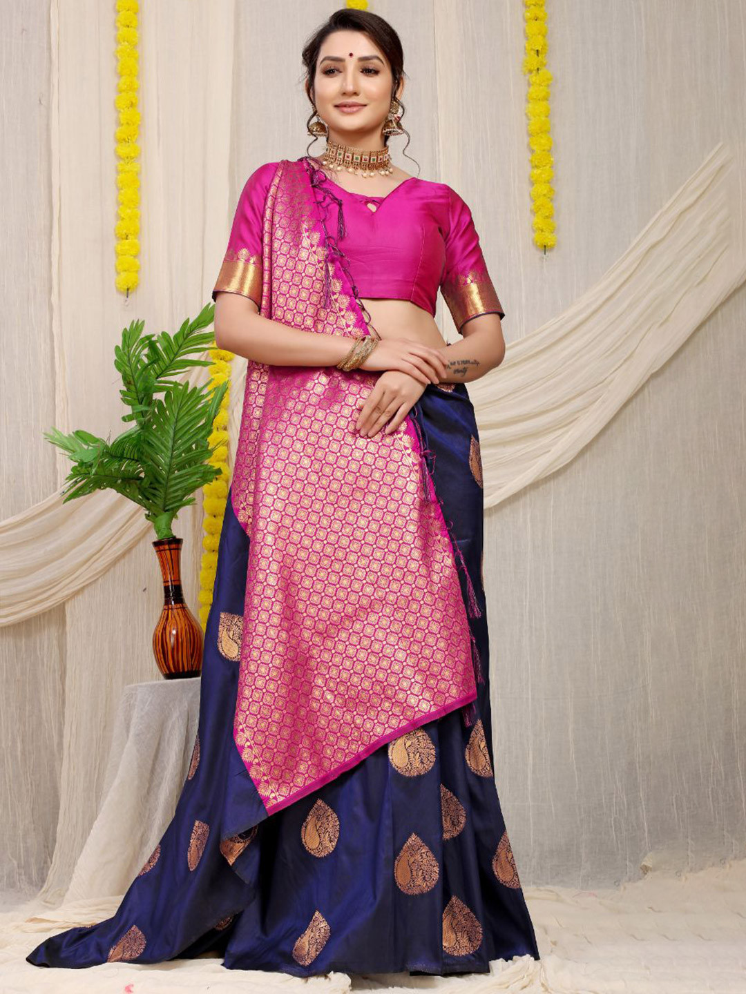 

Royal Rajgharana Saree Woven Design Zari Pure Silk Banarasi Sarees, Navy blue