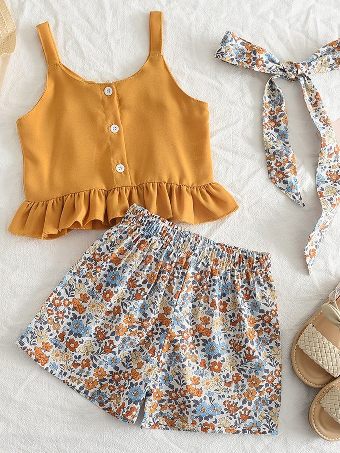 

LULU & SKY Girls Printed Top with Shorts, Yellow