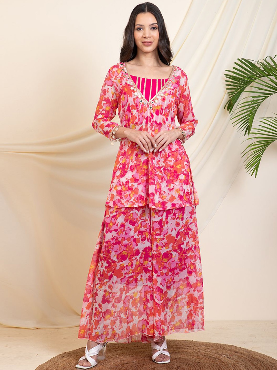 

DEEBACO Printed Shoulder Strap Crop Top & Tunic With Palazzos, Magenta