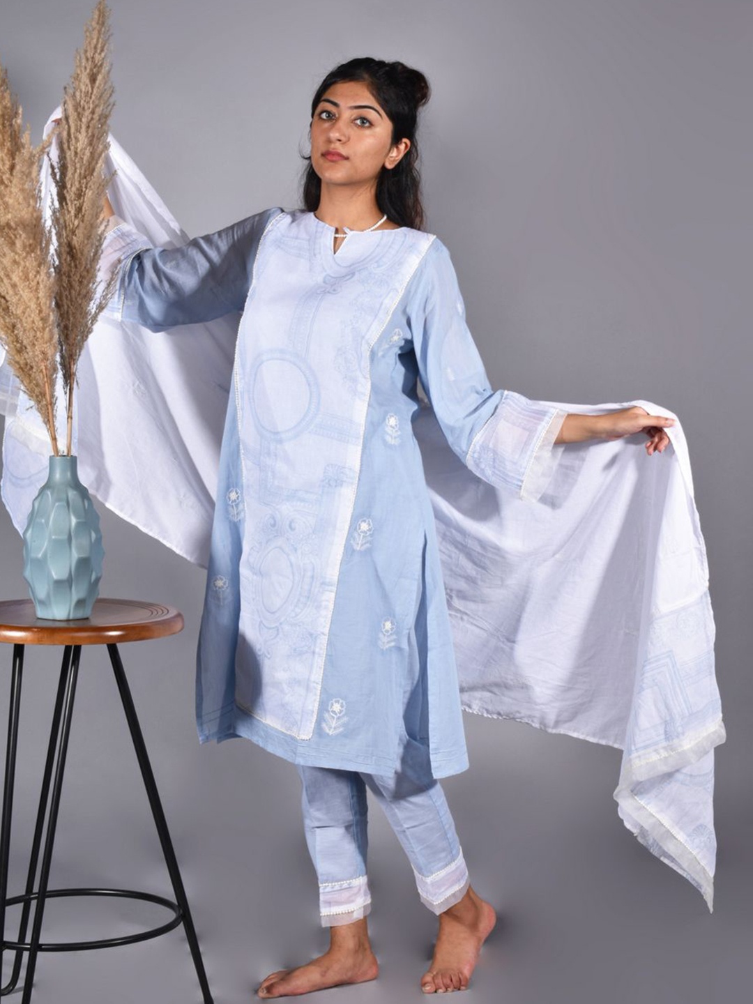 

zuri Women Printed Regular Pure Cotton Kurta with Trousers & With Dupatta, Blue