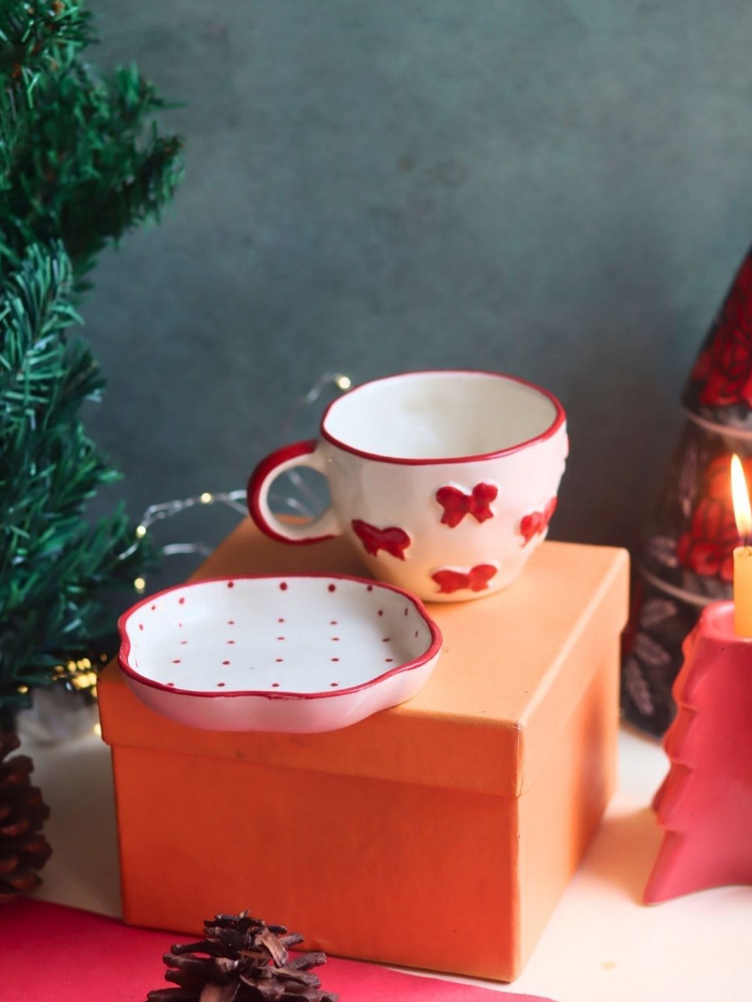 

WEAVING HOMES Red & White Ethnic Motifs Solid Ceramic Glossy Set of Cups and Mugs