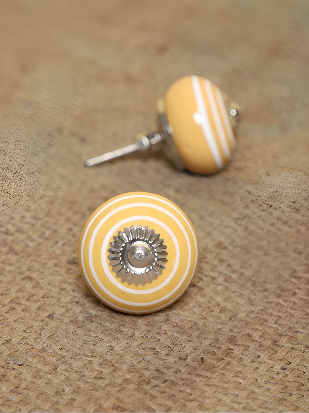 

MODEFE Yellow & White 6 Pieces Textured Ceramic Knobs