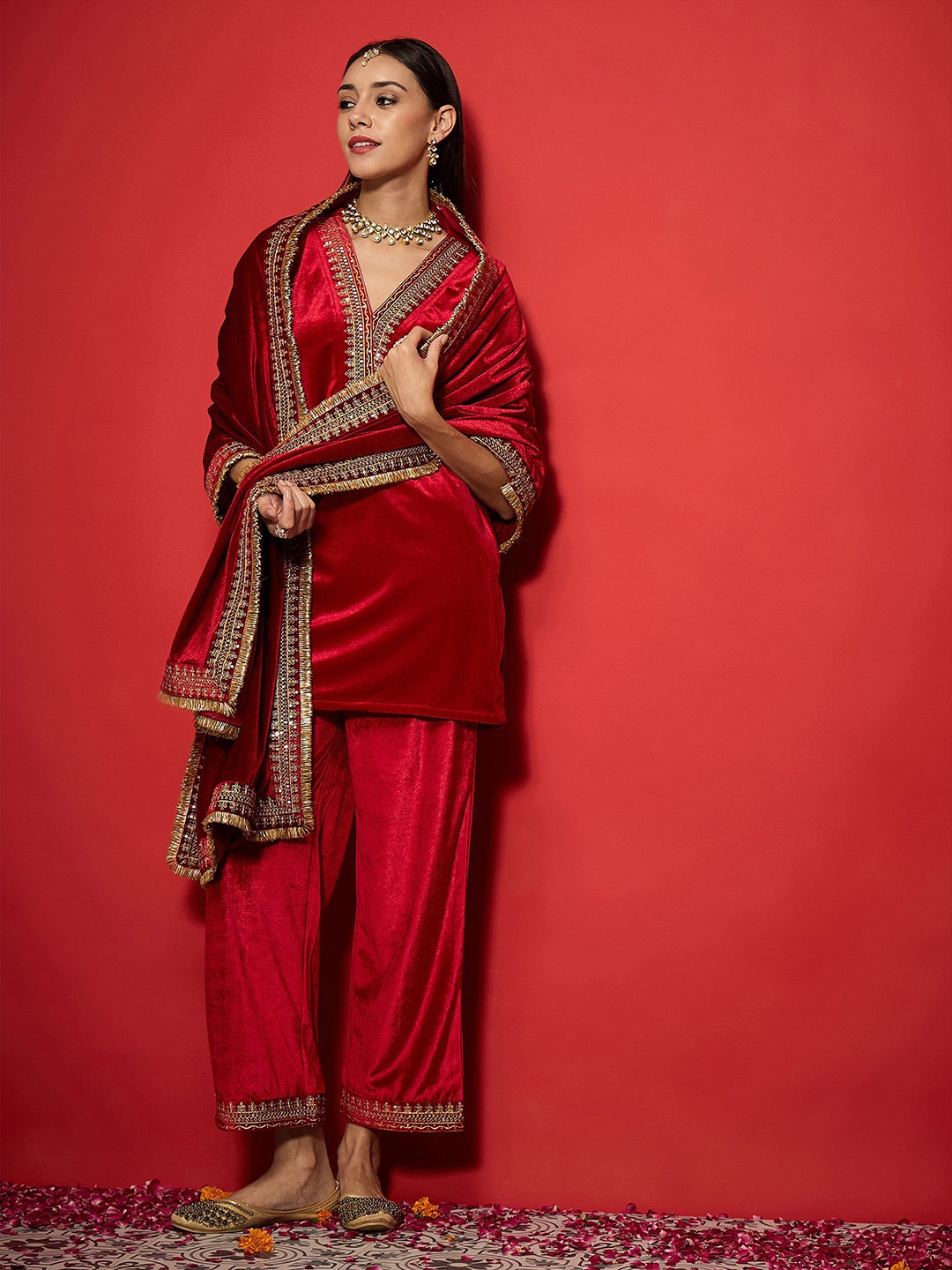 

Shae by SASSAFRAS Embroidered Velvet Dupatta with Gotta Patti, Red