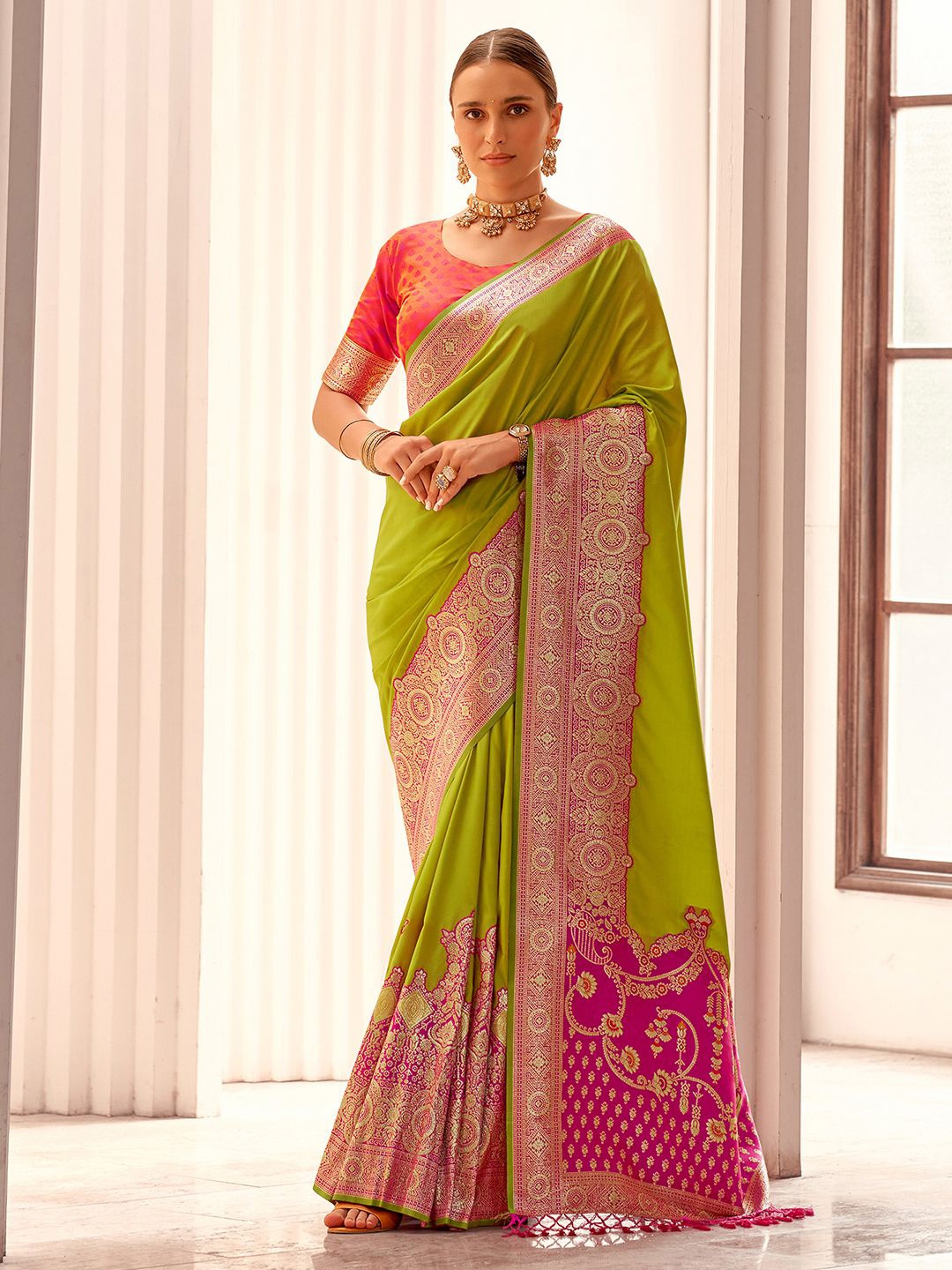 

Satrani Woven Design Zari Pure Silk Banarasi Saree, Green
