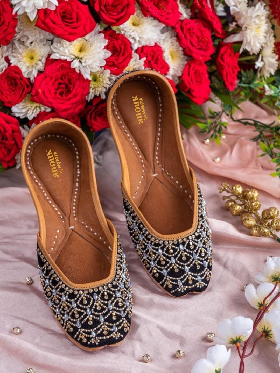 

Anouk Women Ethnic Mojaris with Embroidered Flats, Black