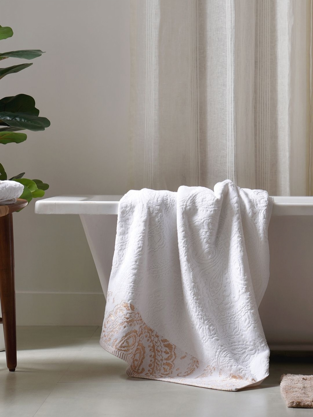 

MASPAR White & Gold-Toned Floral Printed Cotton 500 GSM Bath Towel