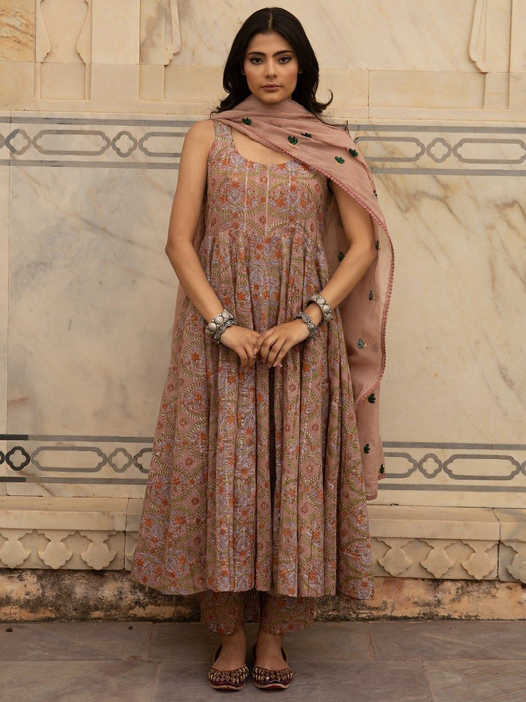 

GulaboJaipur Women Floral Printed Empire Pure Cotton Kurti with Pyjamas & With Dupatta, Pink