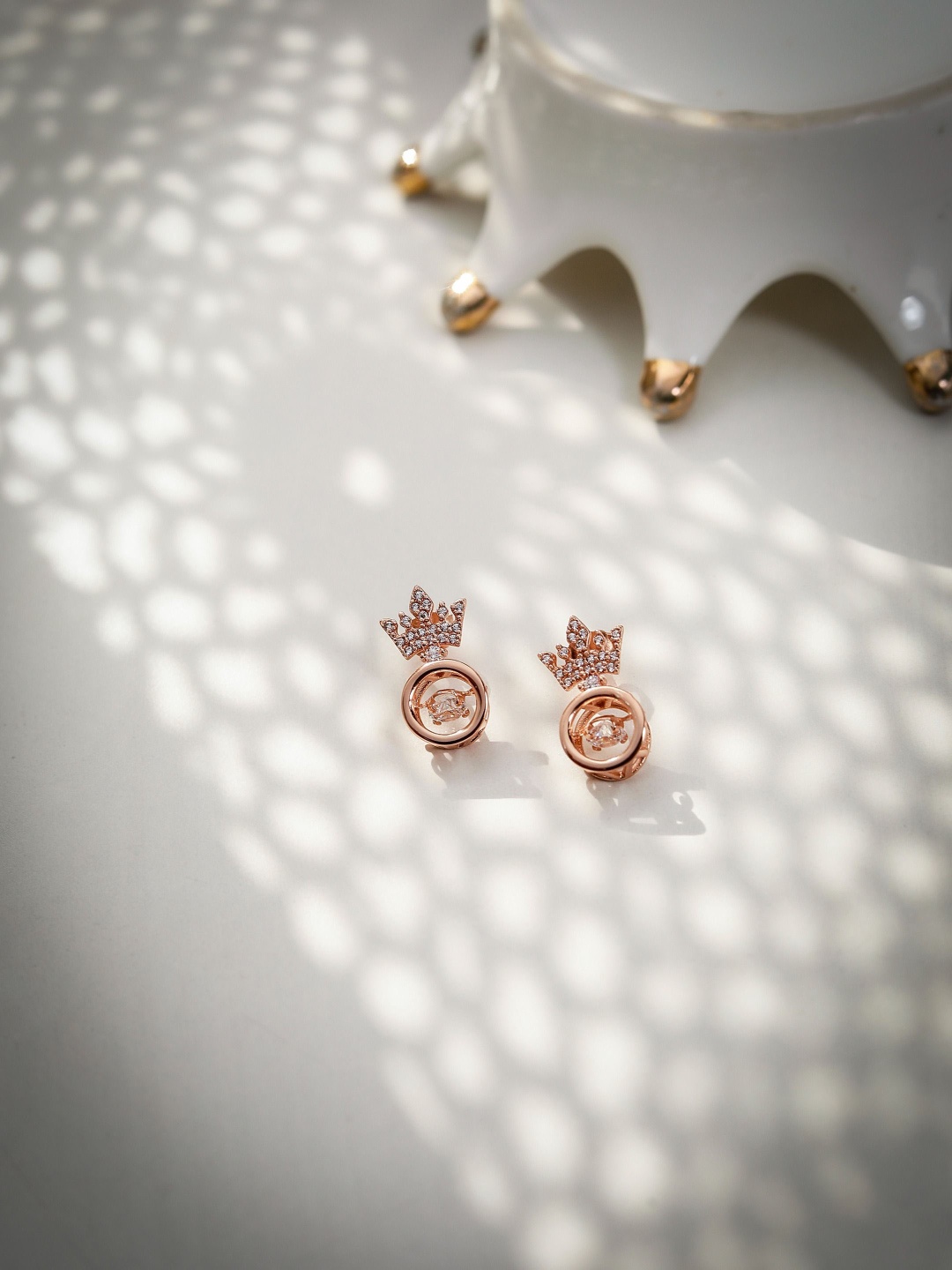 

DIAVO Contemporary Studs Earrings, Rose gold