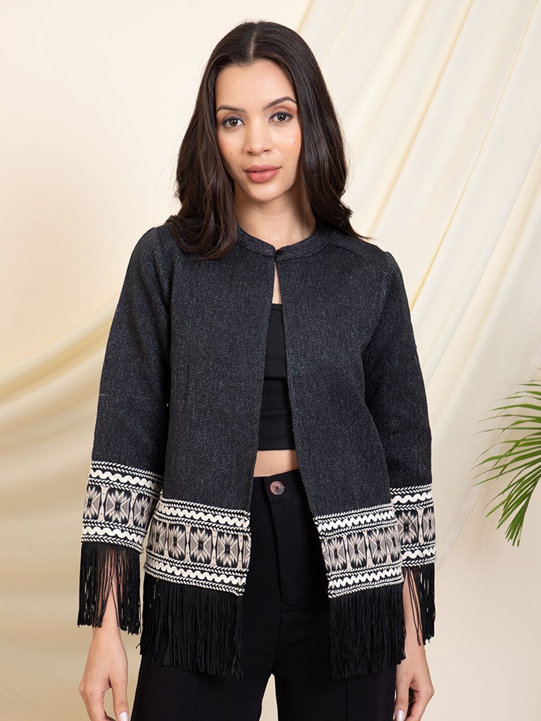 

DEEBACO Women Tropical Shrug, Black