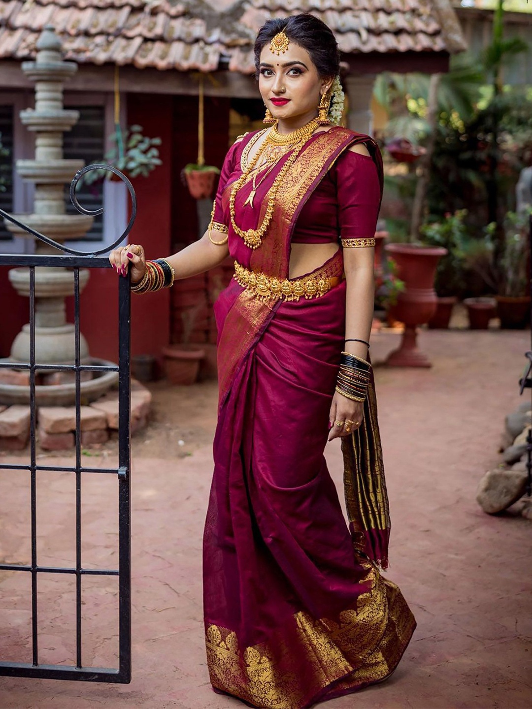

KALINI Zari Silk Blend Banarasi Saree, Maroon