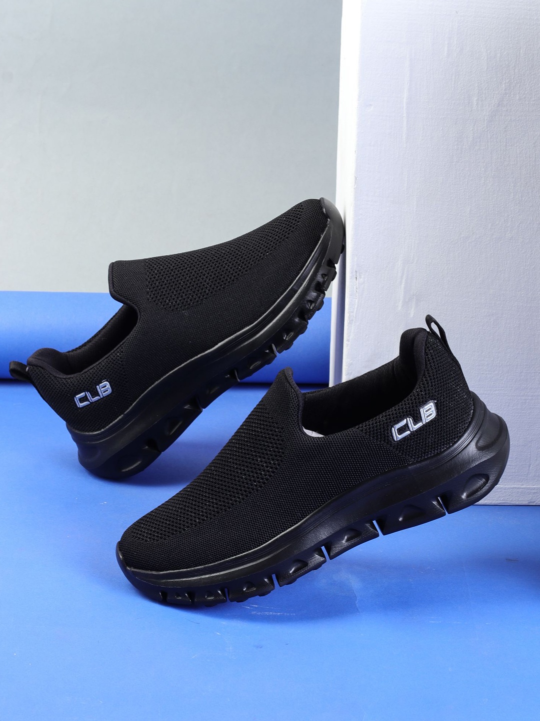 

Columbus Men Mesh Walking Non-Marking Shoes, Black