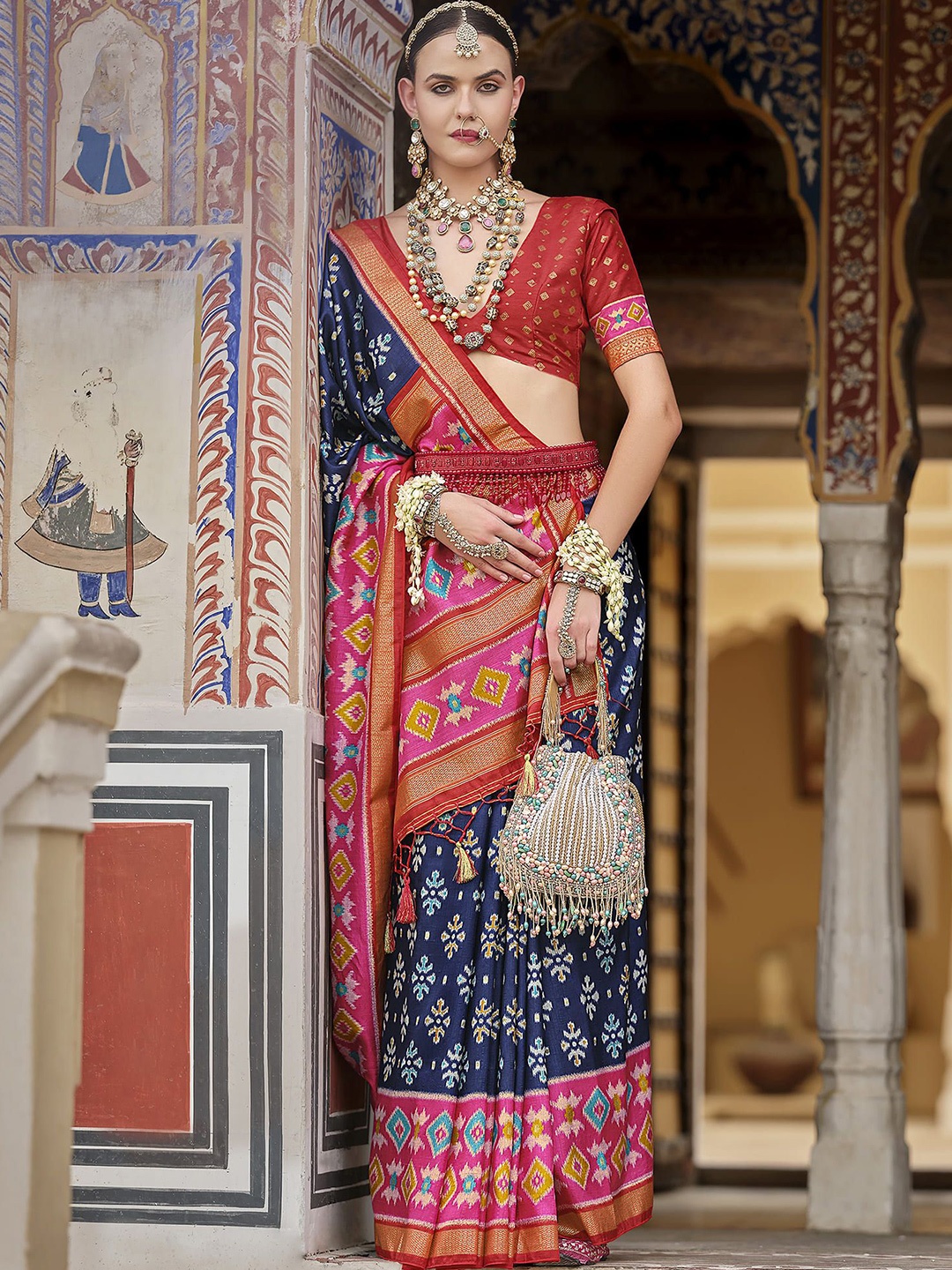 

elora Woven Design Zari Silk Blend Patola Saree, Navy blue